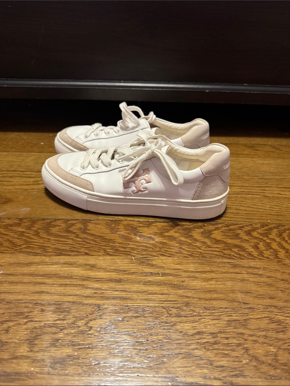 Tory Burch Cream and Light Pink Low-Top Sneakers